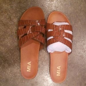 Jazzlyn Slide Sandal